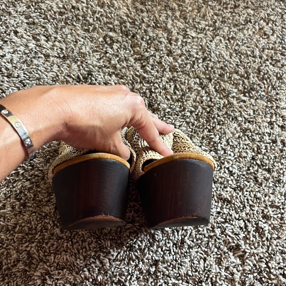 Brown clogs - Picture 3 of 4